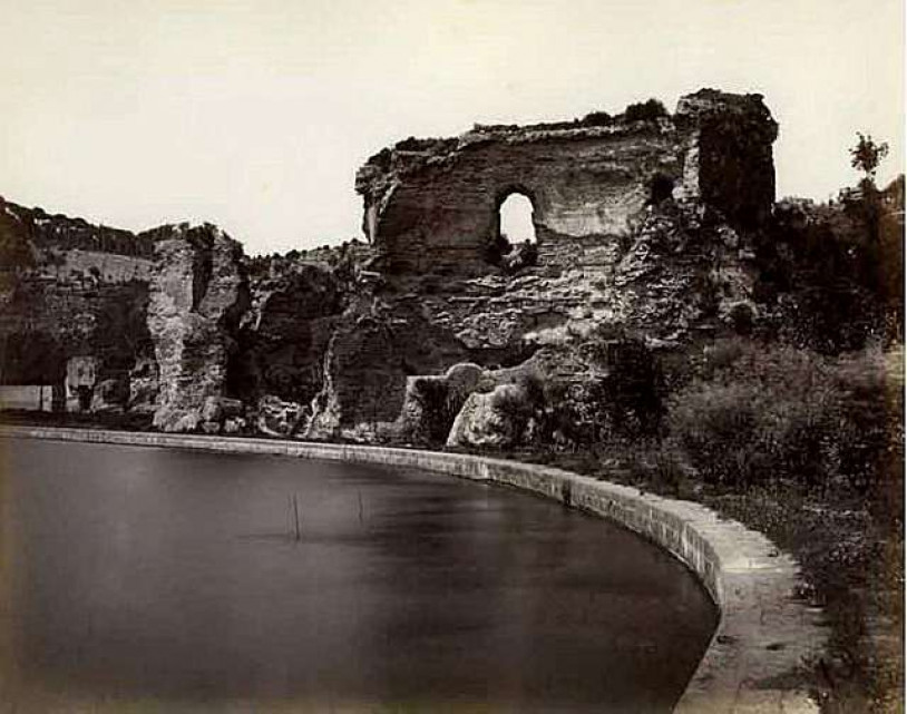 Lago d’Averno (Lake Avernus) and the temple of Apollo in an image of the early '900